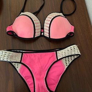 Victoria’s Secret Bikini Top (free bottoms)